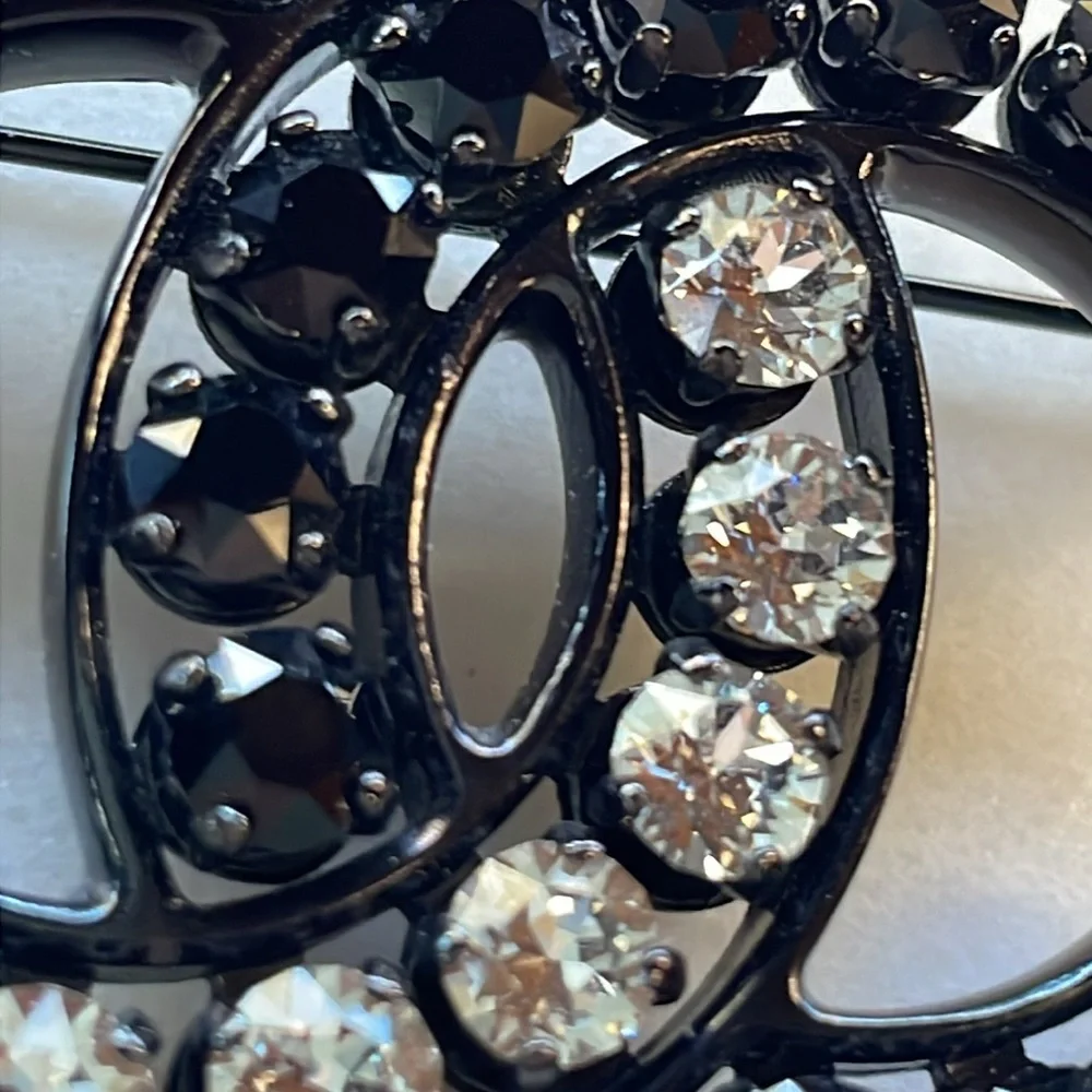 Interlocking Chanel Brooch / Pin, Black & Crystal, comes with pouch and box